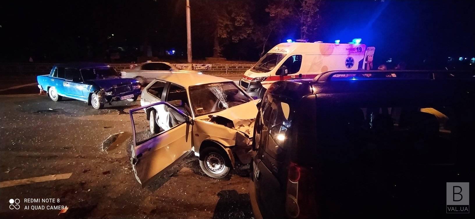 У потрійній ДТП біля «Градецького» постраждали четверо людей. ФОТО
