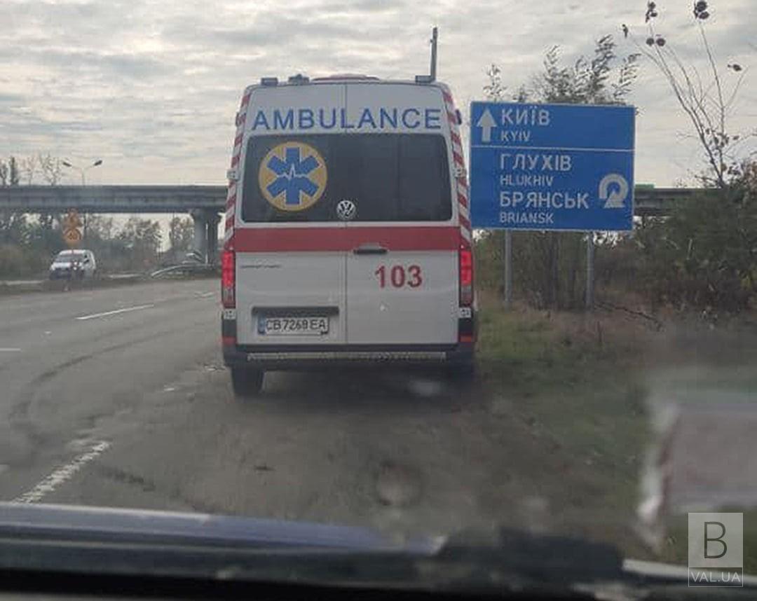 Стало зле в дорозі: на Чернігівщині патрульні доставили 20-річну дівчину з діабетом до медиків