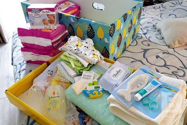 У Чернігівському пологовому будинку знову видають пакунки малюка
