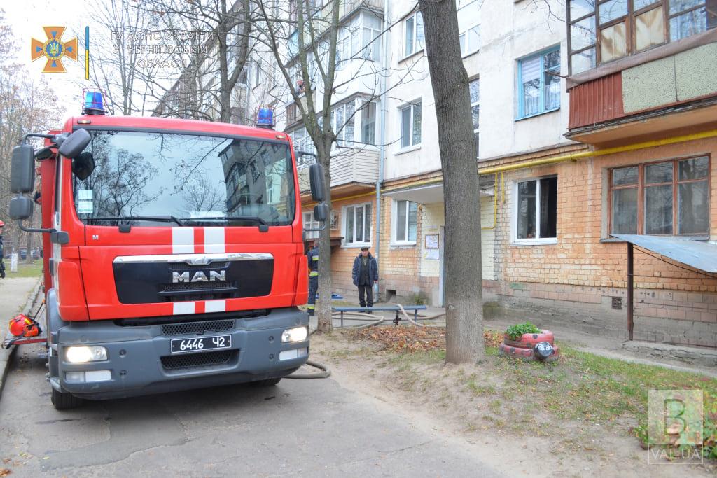 Необережне поводження з вогнем: у Чернігові в пожежі загинула пенсіонерка. ФОТО