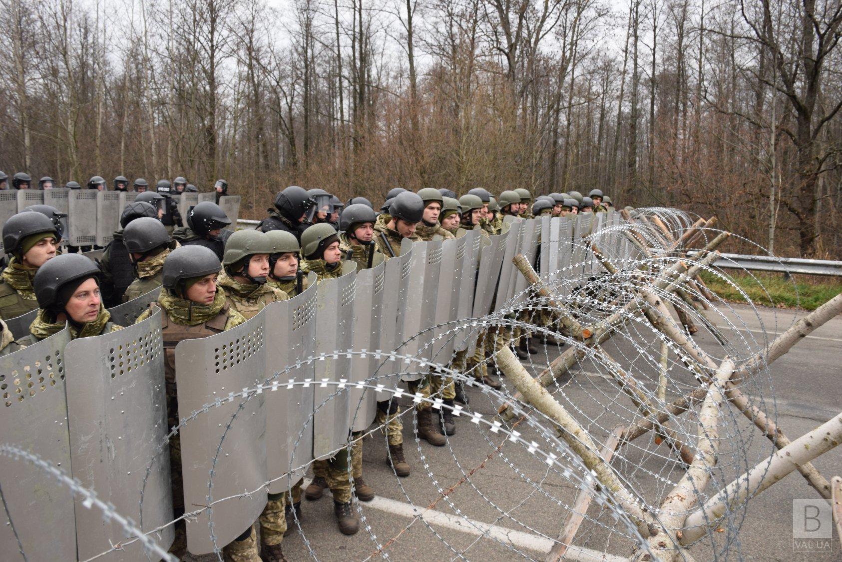На кордоні з Білоруссю прикордонники провели масштабне тренування в рамках операції «Полісся». ФОТО