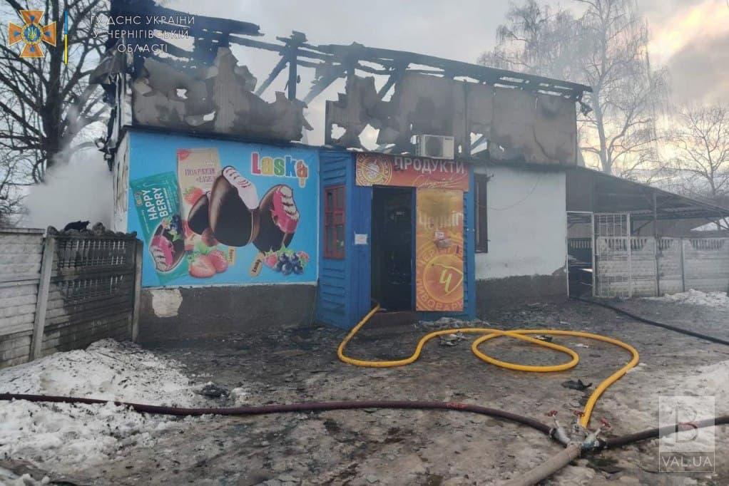 У Чернігівському районі згорів продуктовий магазин. ФОТО