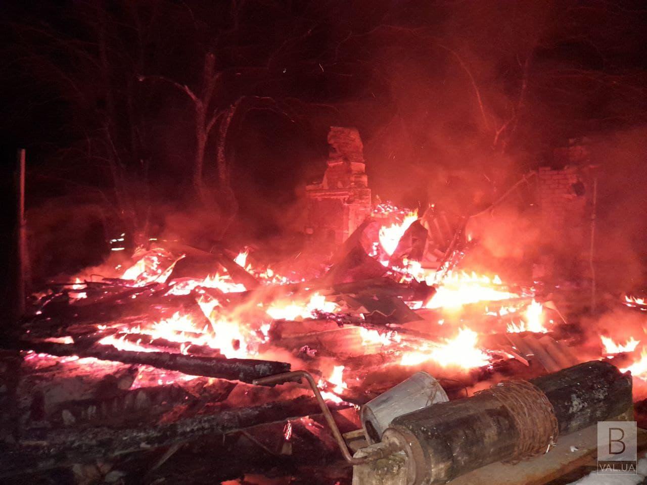 У Чернігівському районі вщент згорів будинок: в пожежі загинула літня жінка. ФОТО