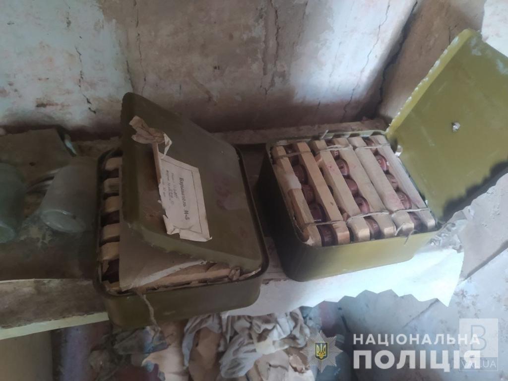 В Іванівській громаді знайшли два сховки з російськими боєприпасами. ФОТО