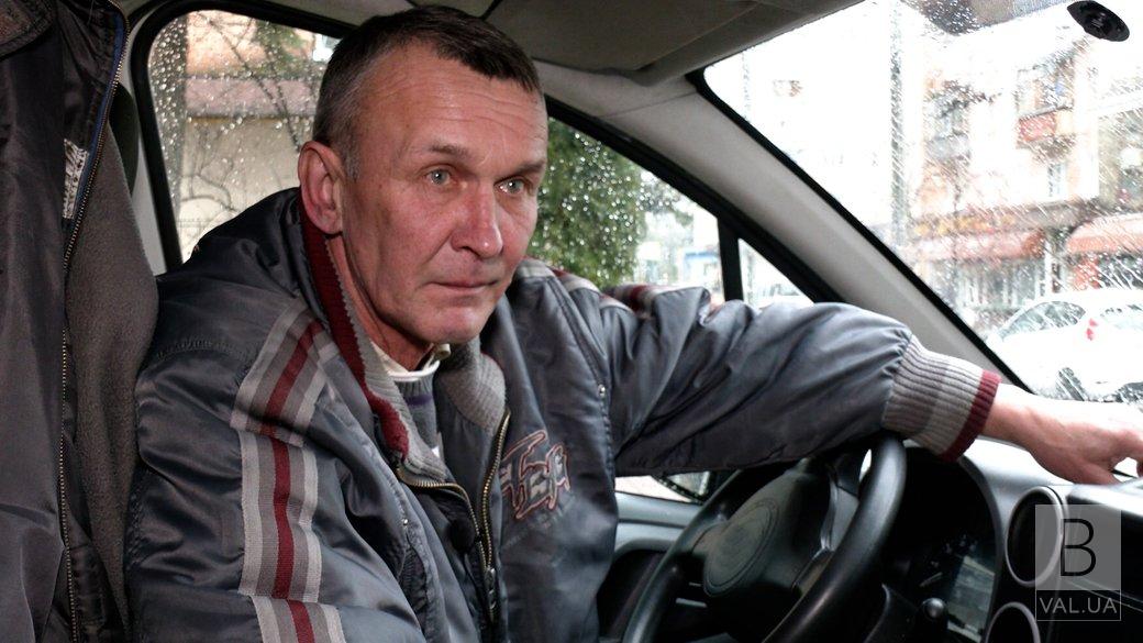  Розвозив пенсії під обстрілами: водій «Укрпошти» з Чернігова отримав відзнаку від Міністерства оборони