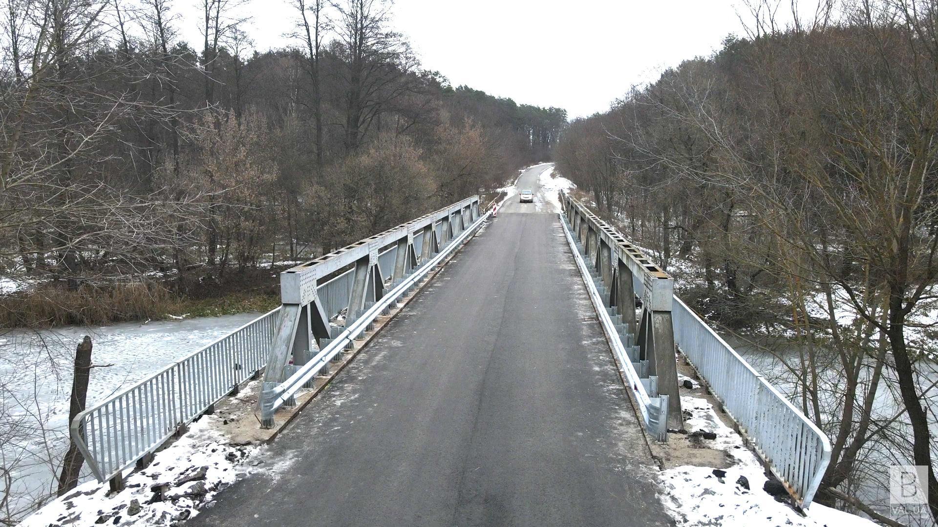 Рух автотранспорту мостом через річку Білоус біля Чернігова відкрили