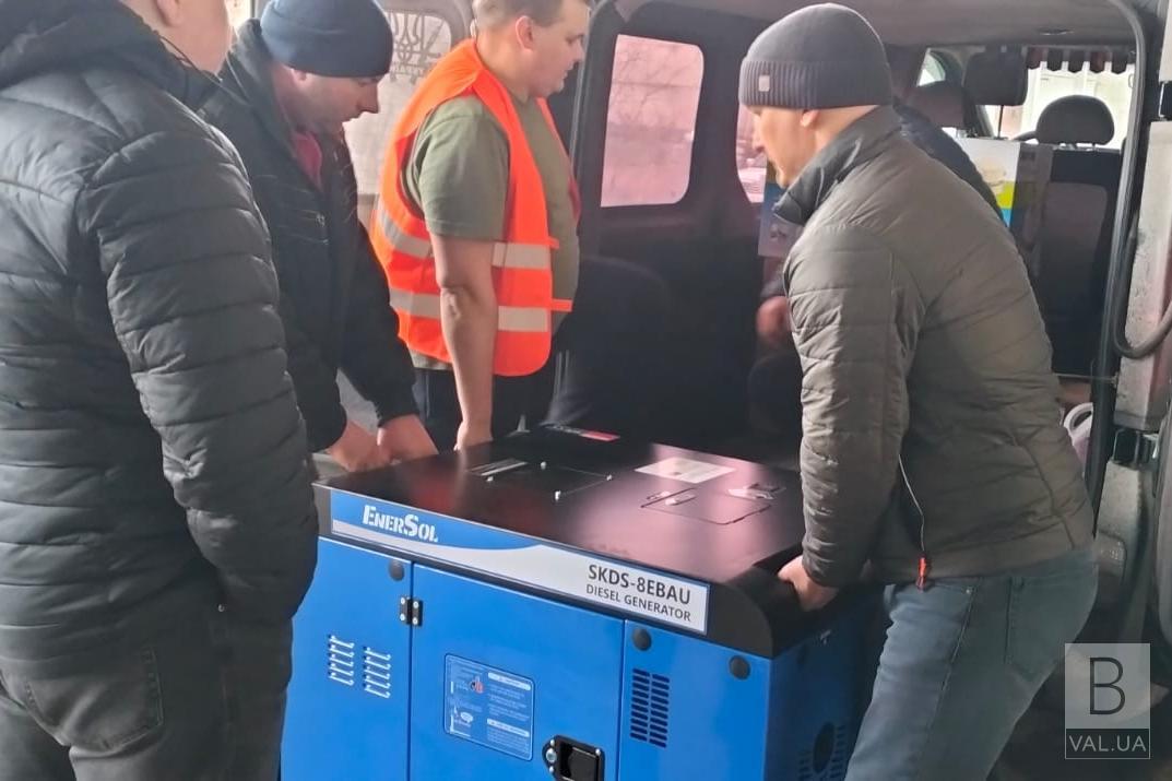 Школи Чернігівщини отримали 23 генератори та 18 біотуалетів для облаштування укриттів