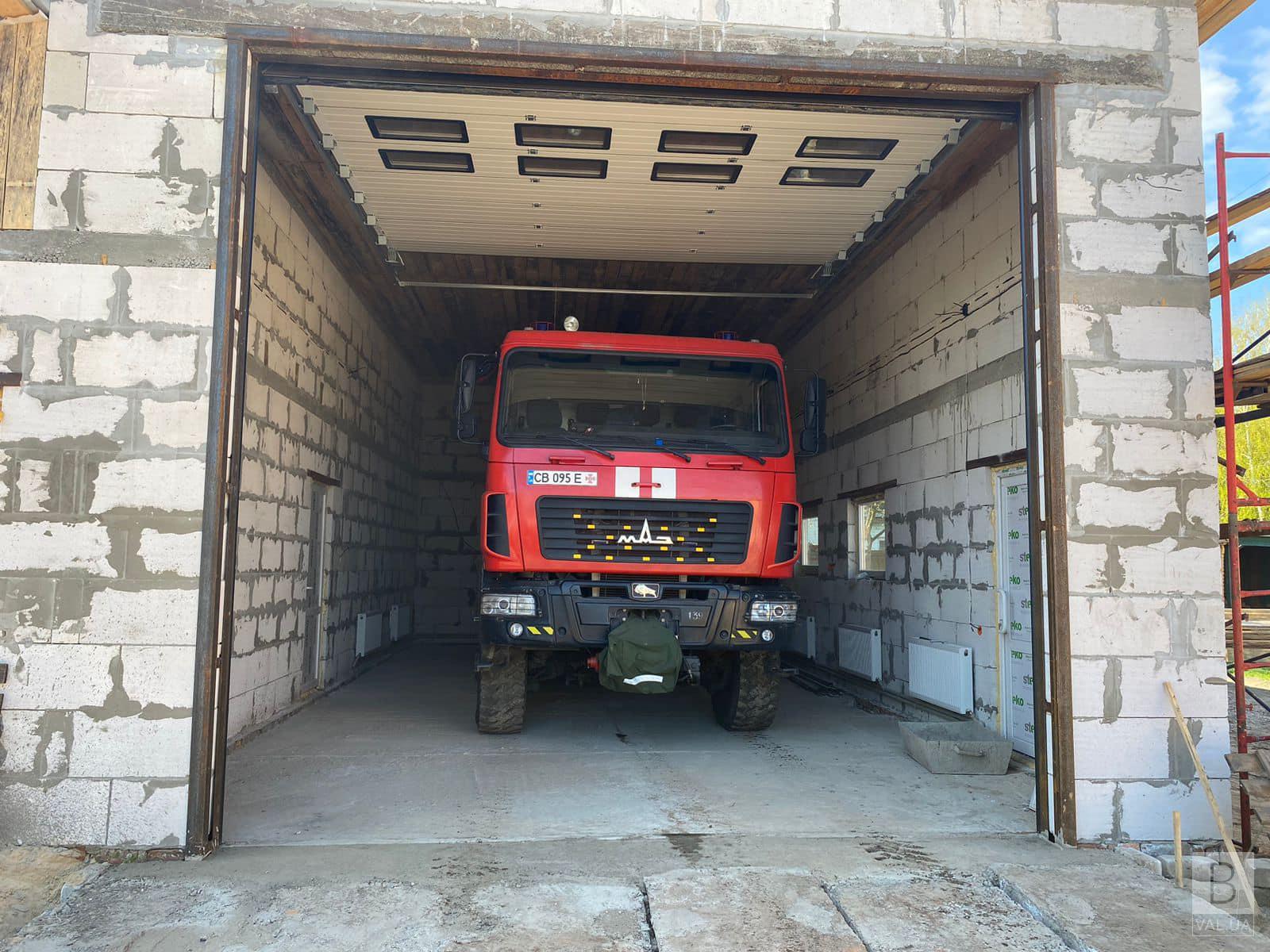 Прикордонна громада Чернігівщини отримала сучасний пожежний автомобіль