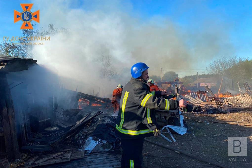 У Семенівській громаді через обстріл загорілися будівлі та травмовано одну людину