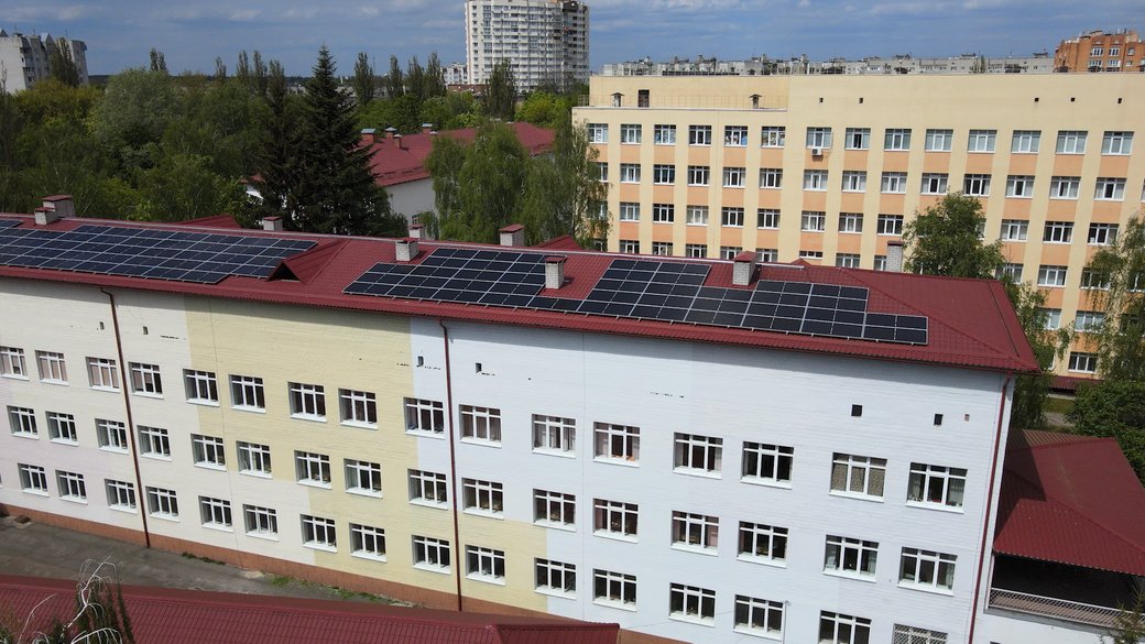 Дитячу лікарню у Чернігові обладнали сонячною електростанцією