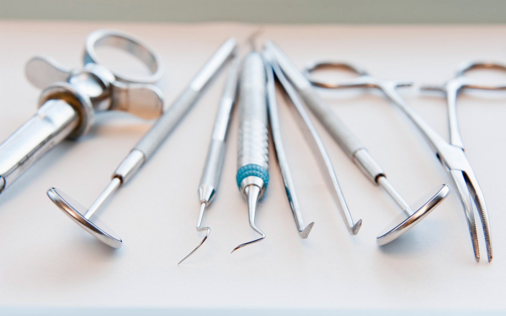 Инструменты для лечения корневых каналов зуба: виды и функционал