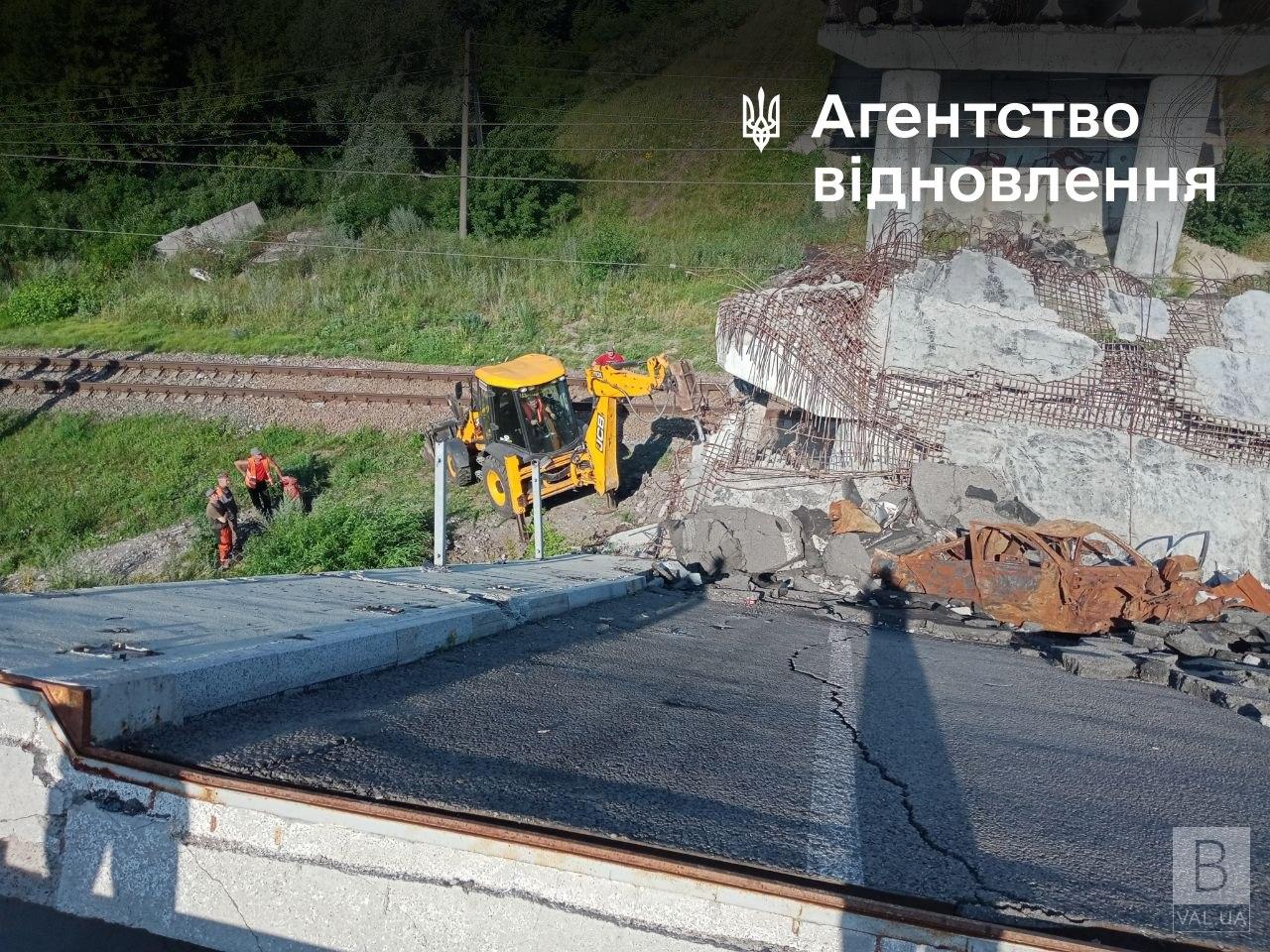 Поблизу Ніжина почали відбудову ще одного моста. ФОТО