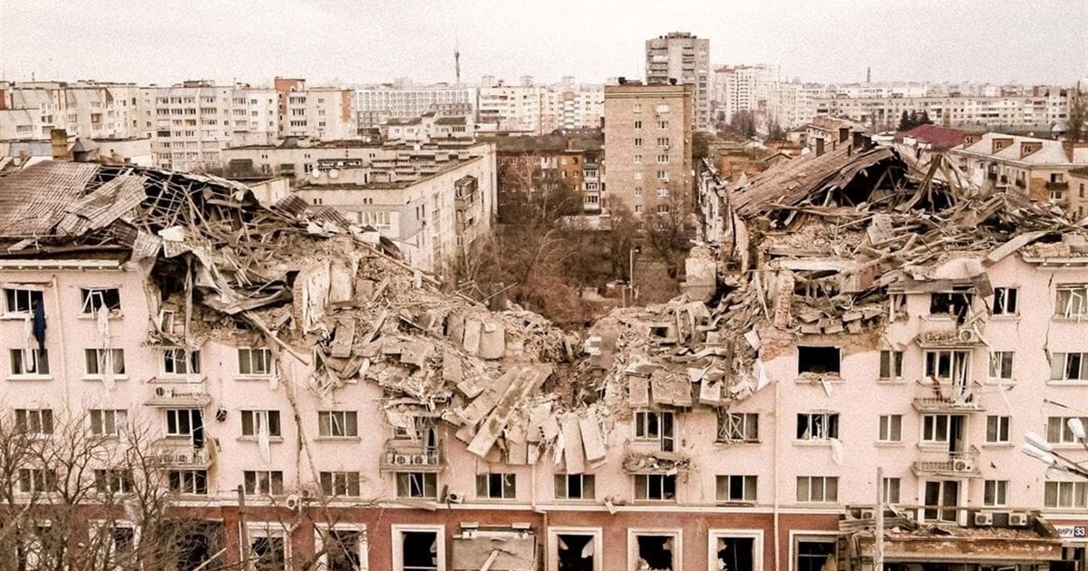 Зруйнований готель «Україна» у Чернігові демонтують: виконком надав дозвіл