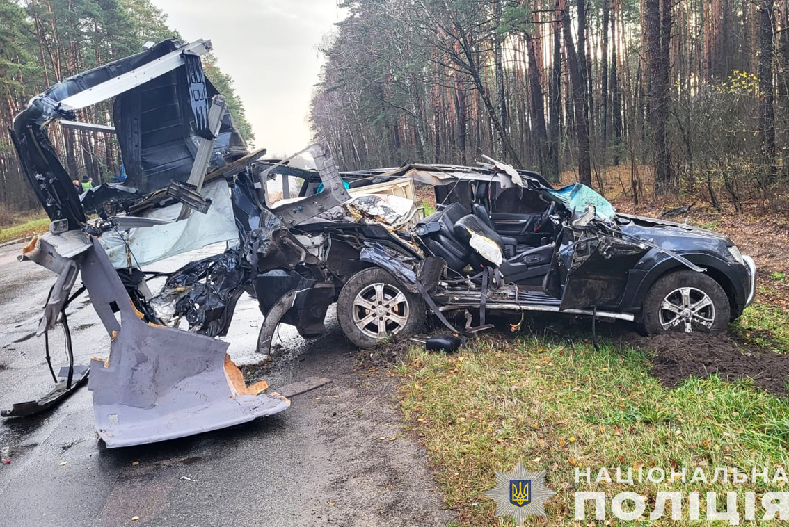 Біля Снов’янки сталася потрійна ДТП: одна людина загинула, одна травмувалася. ФОТО