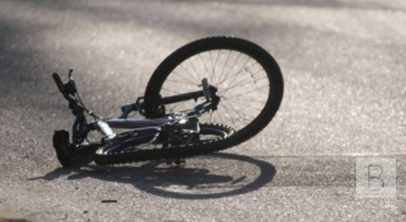 У Чернігові велосипедист збив жінку