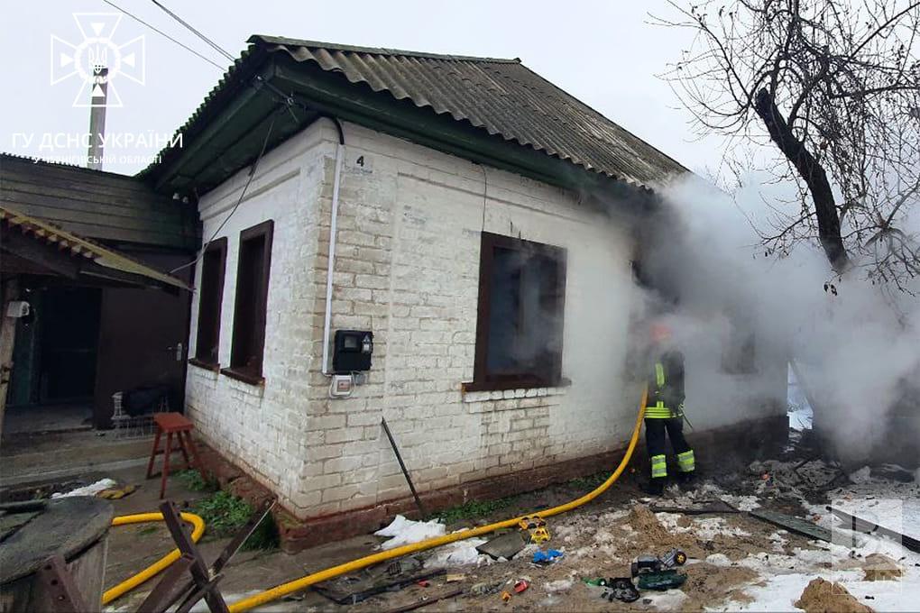 15-річний юнак намагався врятувати, але запізно: подробиці загибелі двох дітей з матір'ю у пожежі на Чернігівщині