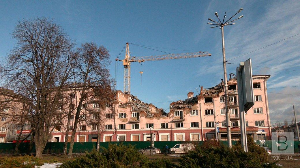 У Чернігові власники розбомбленого готелю «Україна» готуються до демонтажу