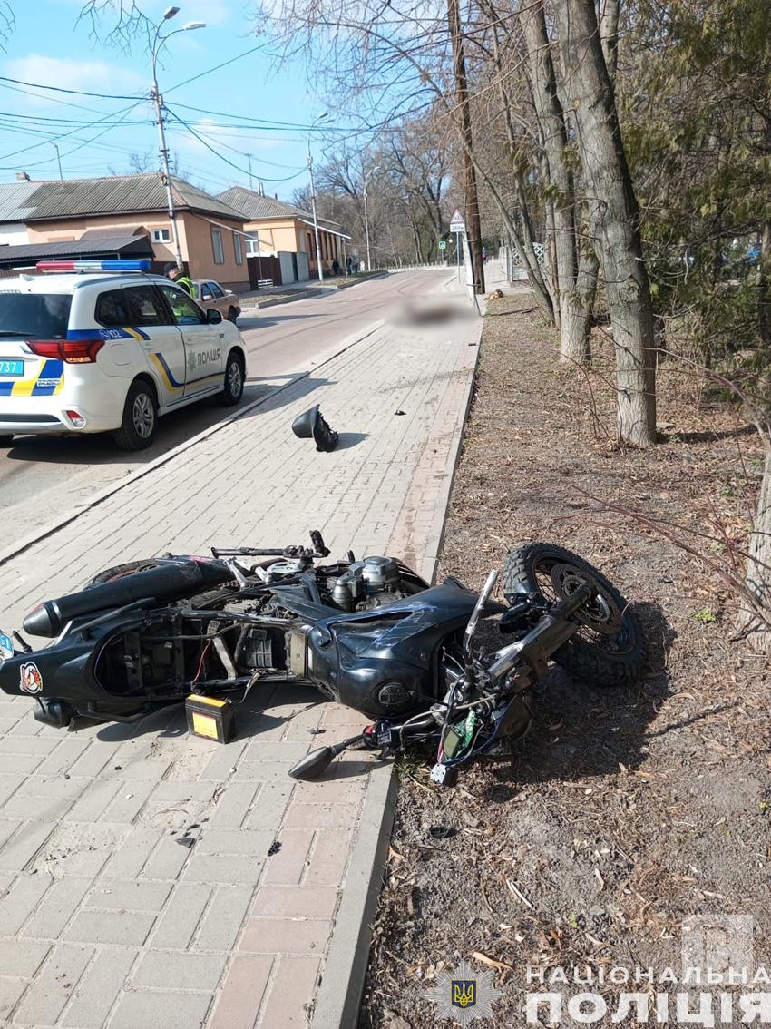Протягом доби на Чернігівщині в ДТП загинули 2 мотоциклісти. Один з них неповнолітній. ФОТО