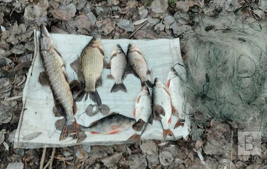 Збитків на понад 70 тисяч гривень: двох жителів Менщини викрили під час незаконної риболовлі