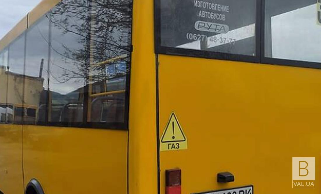 У Чернігові шукають свідків ДТП, в якій пасажир отримав травми, виходячи з маршрутки №26