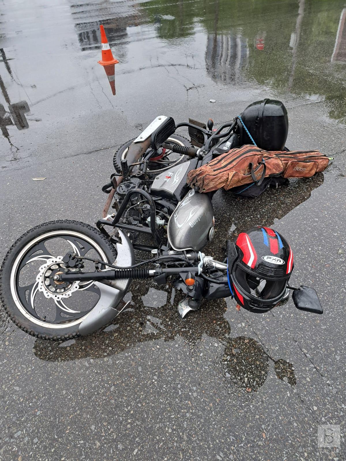 У Чернігові водійка на легковику збила мотоцикліста