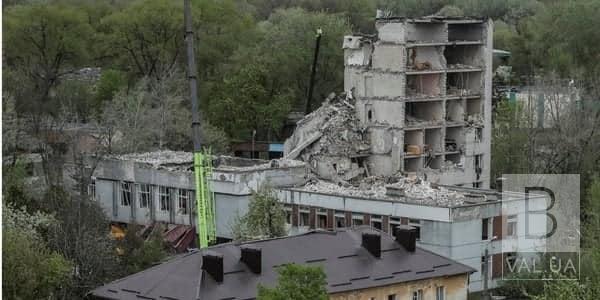Більше ніж 2 мільярди гривень: екологи порахували збитки внаслідок руйнування готелю «Профспілковий» у Чернігові