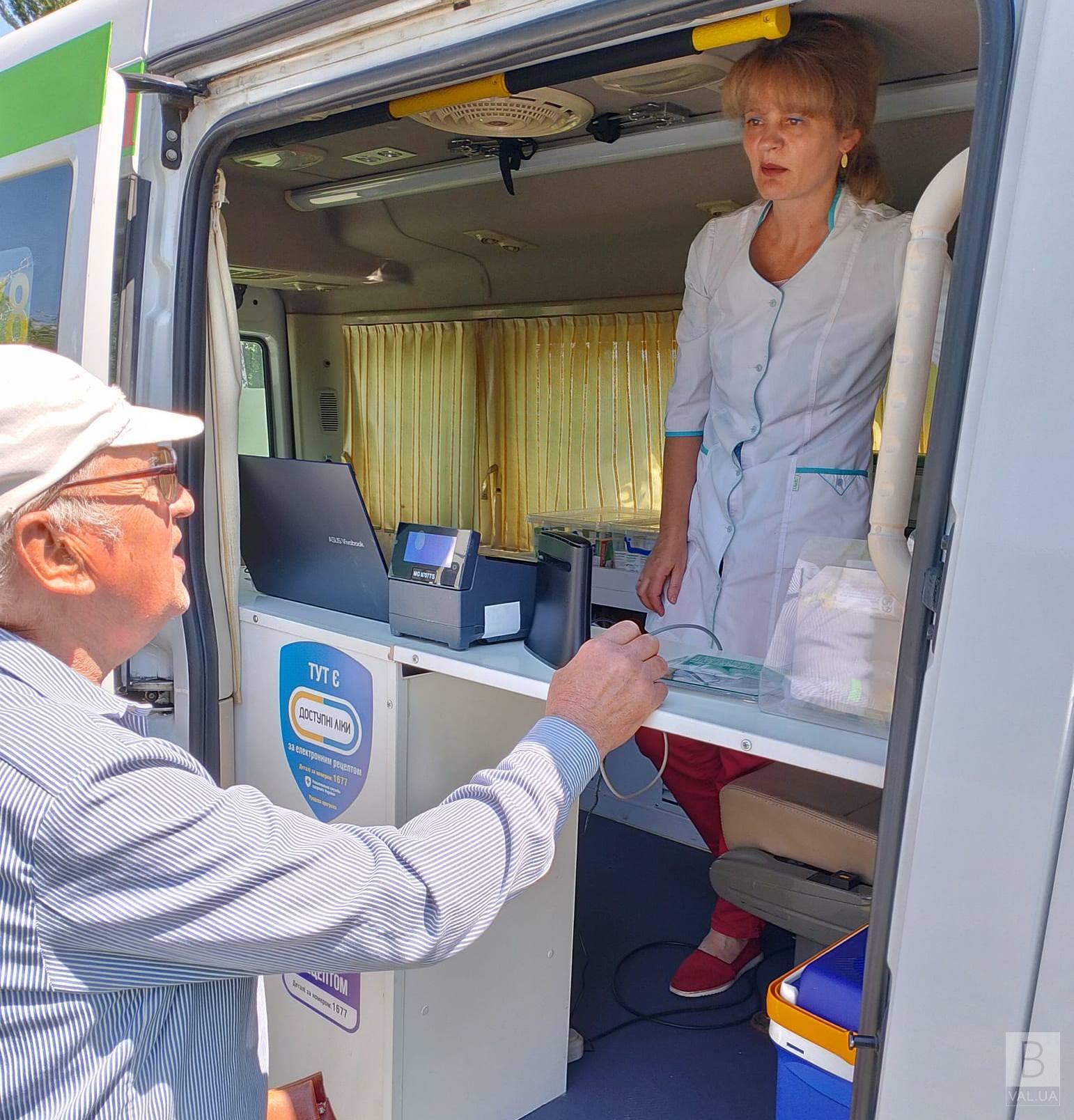  На Чернігівщині «аптека на колесах» вже допомогла отримати ліки понад 800 мешканцям віддалених сіл