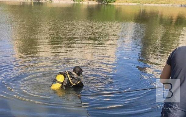 На Чернігівщині рятувальники дістали з водойми тіло чоловіка