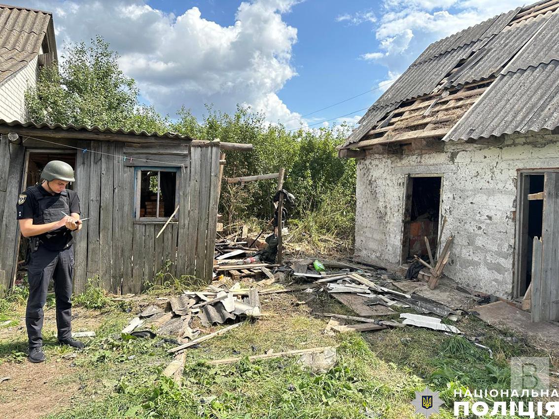 Росіяни обстріляли село в Новгород-Сіверському районі: пошкоджені будинки та об’єкт цивільної інфраструктури