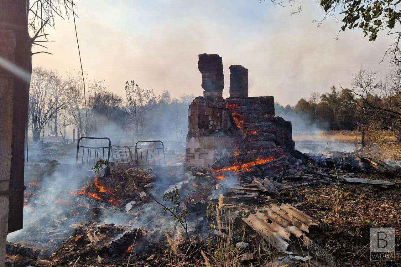 Із села на Чернігівщині, де згоріло 25 будівель, відселили двох людей