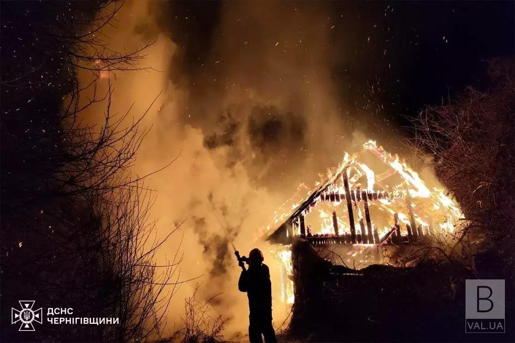 На Чернігівщині з діагнозом отруєння чадним газом через пожежі шпиталізували чотирьох людей