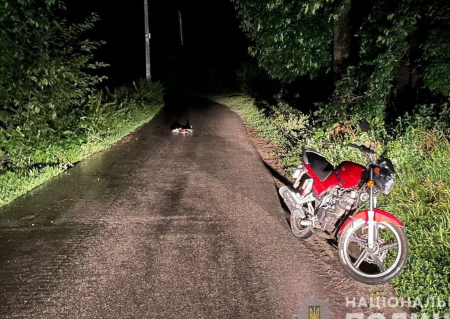 Під Черніговом 17-річний мотоцикліст збив 3-річного велосипедиста