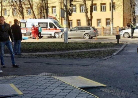 У Ніжина збили насмерть жінку, яка перебігала дорогу на червоний сигнал світлофора