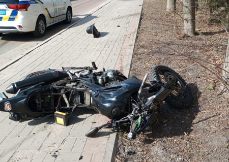Протягом доби на Чернігівщині в ДТП загинули 2 мотоциклісти. Один з них неповнолітній. ФОТО