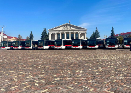 Чернігів отримав 9 автобусів від швейцарських партнерів. ФОТО