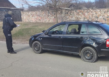 У Семенівці росіяни дроном атакували цивільне авто: водій отримав контузію. ФОТО