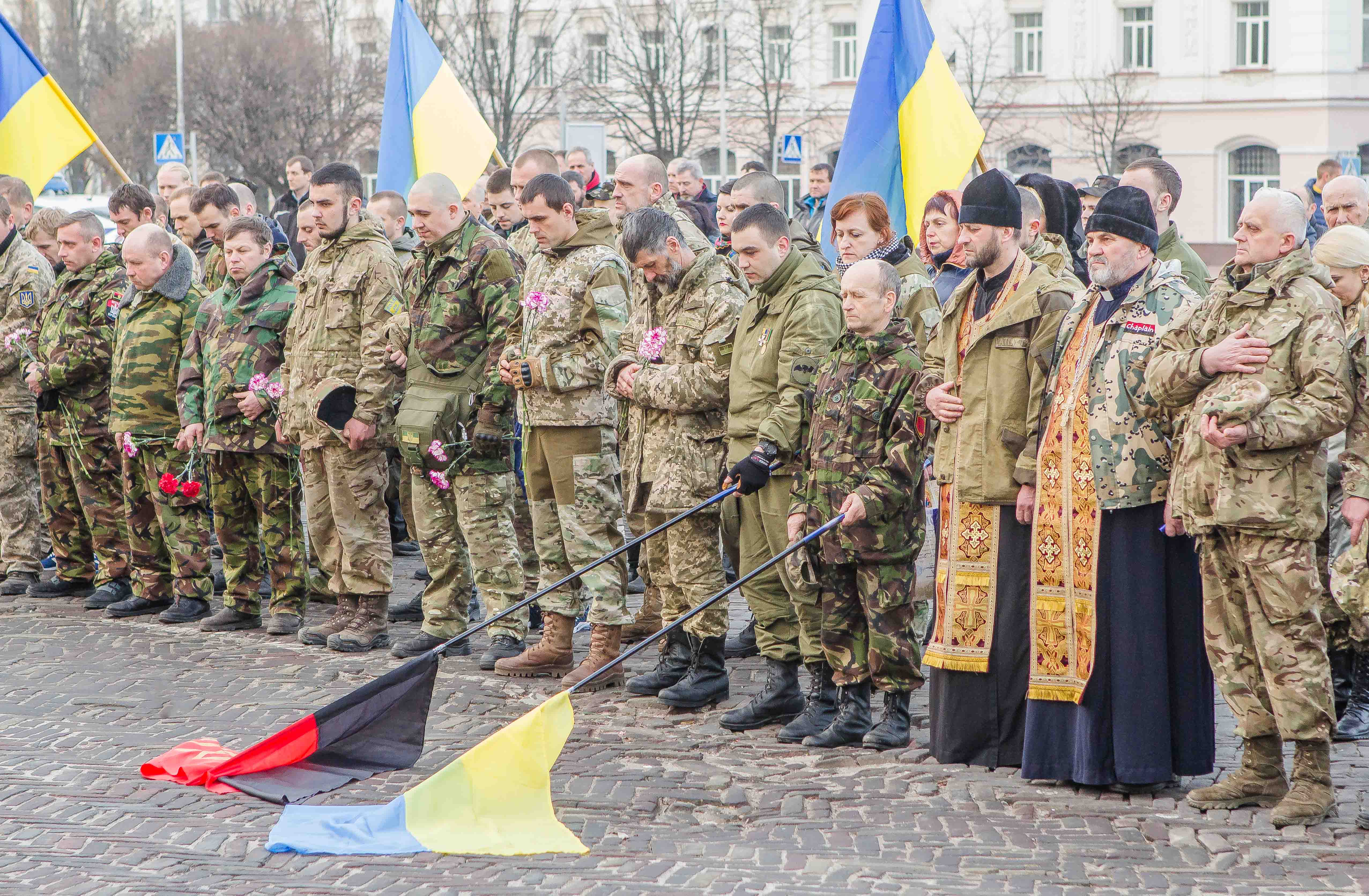 Украинцы безумны. Армия Украины. Нищая украинская армия. Украинцы военные.